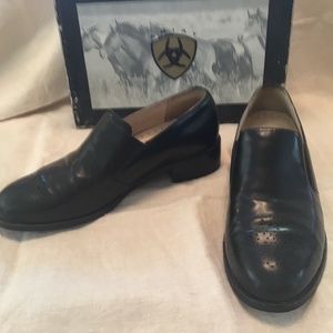 Ariat blk leather loafer. Med width Size 8 1/2